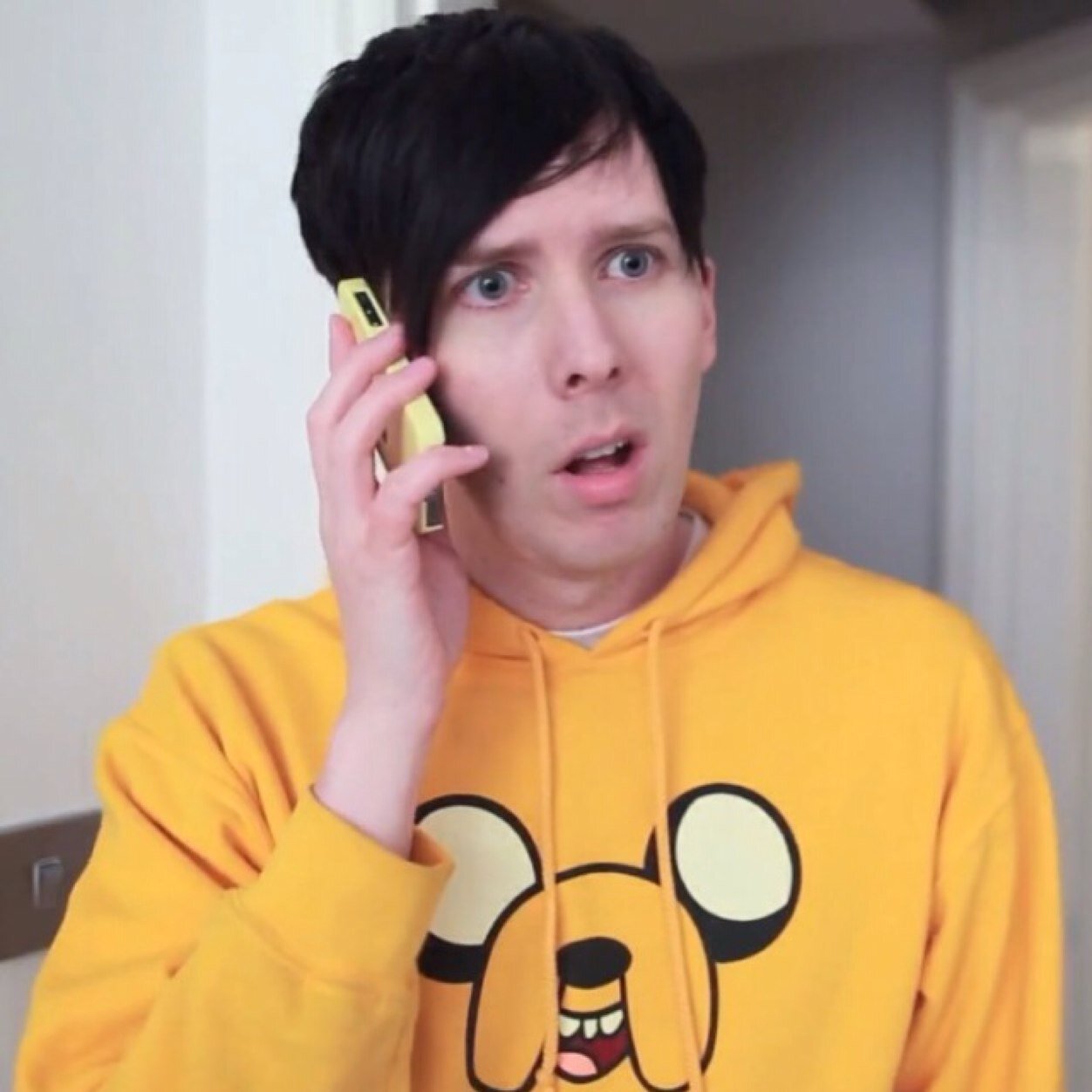 tattoohowell's profile picture. hello if i followed u i love u//pls follow me here- @glitterphil