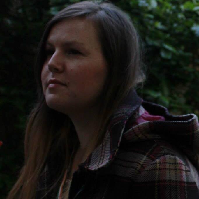 Researcher in KU Leuven. Likes cutting up genomes, basic biology and flowers.