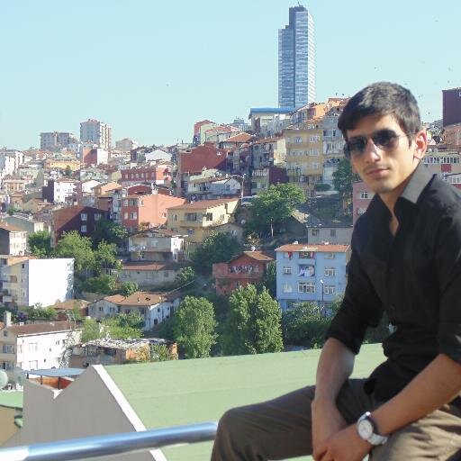 sende haklısın güzelim ben kabuslarla büyüdüm
hayel kurmak benim ne haddime ...!