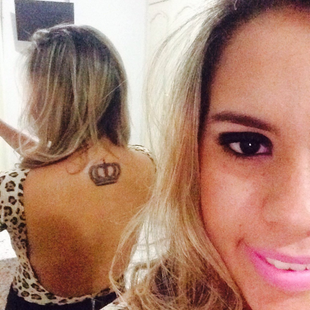Falar sem aspas, Amar sem interrogação, Sonhar sem reticências, Viver sem ponto final.