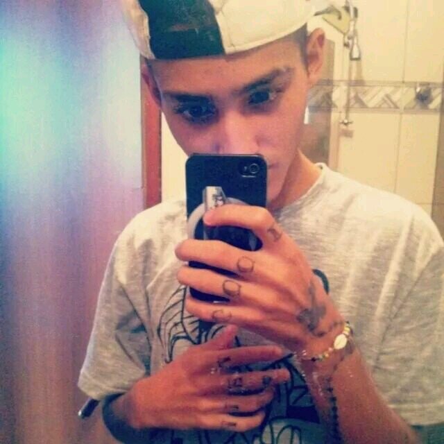 whats: 984838717