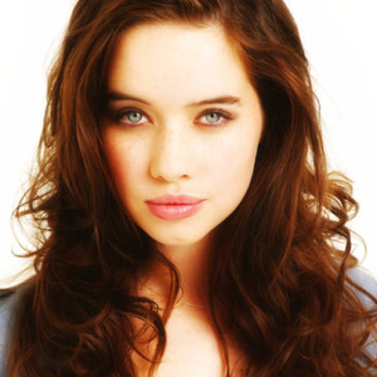 OneGentleQueen's profile picture. The Former Gentle Queen of Narnia. They told me to forget about my home, but how can someome forget such a place? I am Susan of the Horn.