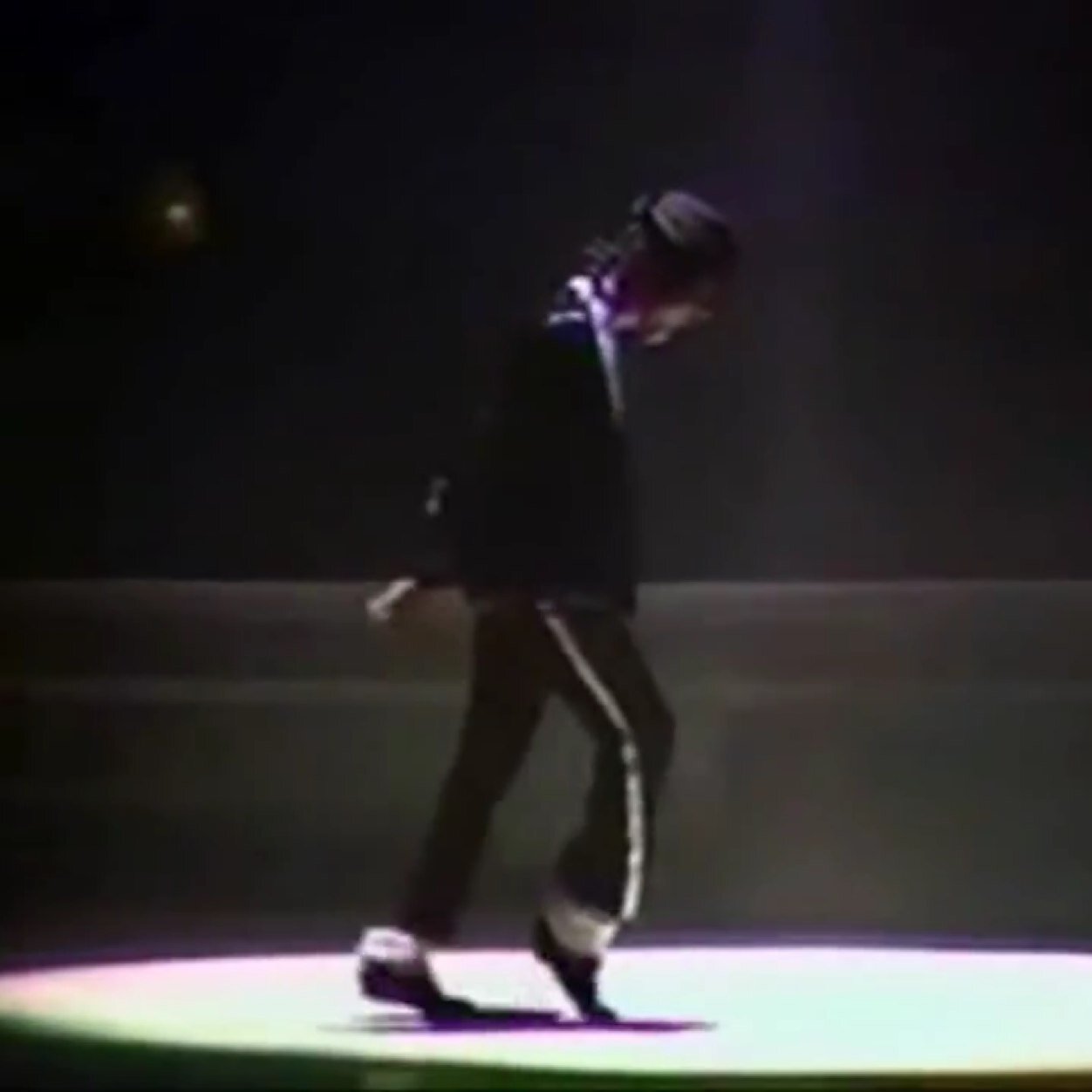Michael Jackson fan from Holland! - Follow me on vine » https://t.co/ffIOCYMHbt…
