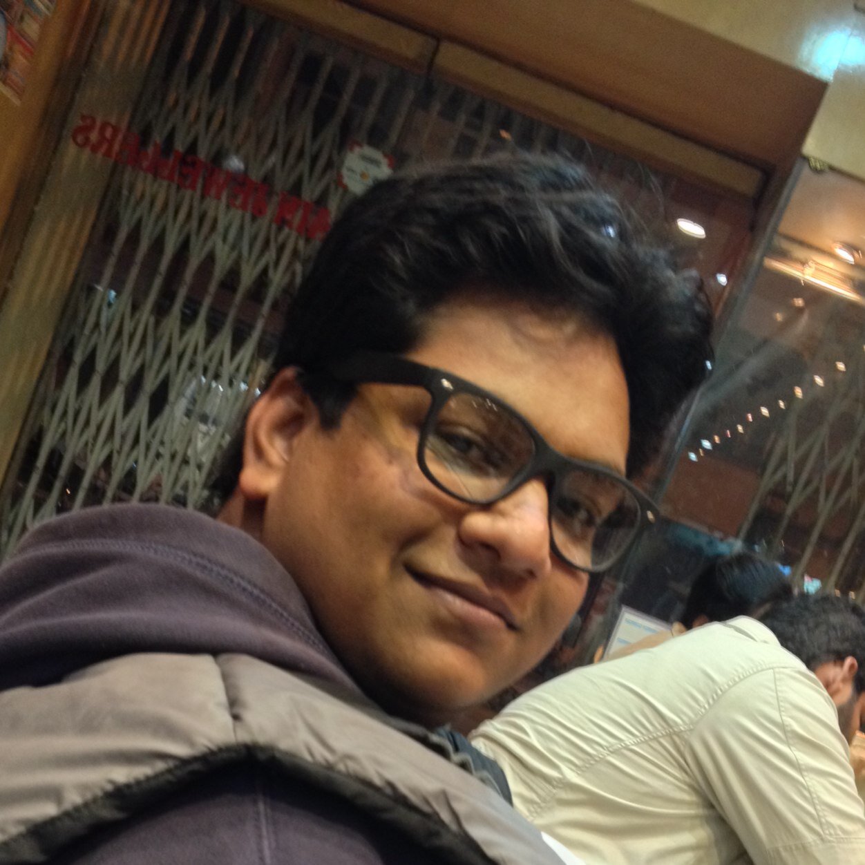 MAUT KO TO LOG YUHI BADNAM KARTE HAI TAKLEEF TO ZINDAGI ZYADA DETI HAI...........