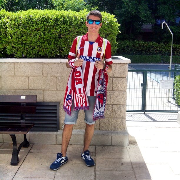 Atlético de nacimiento y hasta la muerte. Ah, y antimadridista (por supuesto) ;)       #Avicii idolo !!  #Pingüinita
