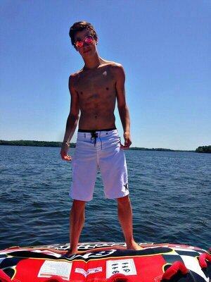 idccaniff's profile picture. 