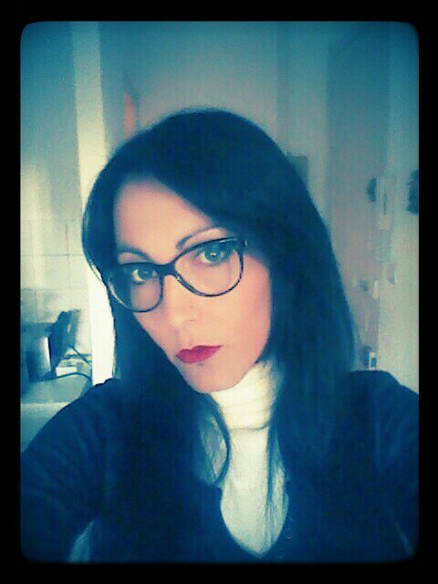 je sui coiffeuse en couple j'ai 31 ans
