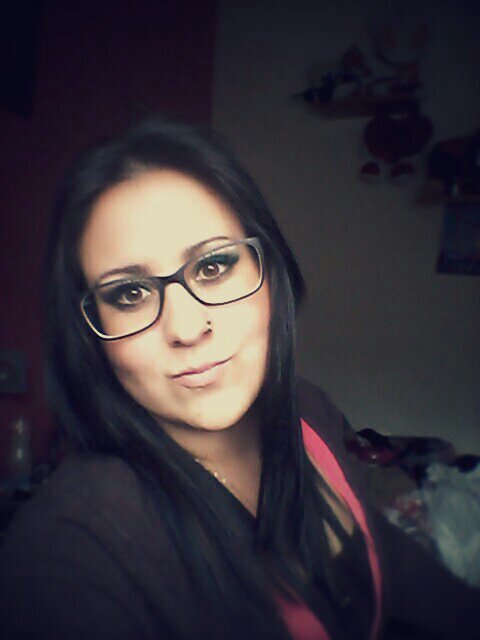 jamas cambies lo k mas kieres en la vida x lo k desees en el momento,... xk los momentos pasan y la vida sigue!! (LL)