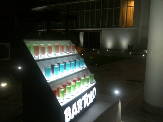 BAR_TOLOS's profile picture. Ingeniero de profesión pero los shots y cócteles son mi pasión