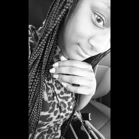 My worth is not determined by the price of my clothes .   ✌