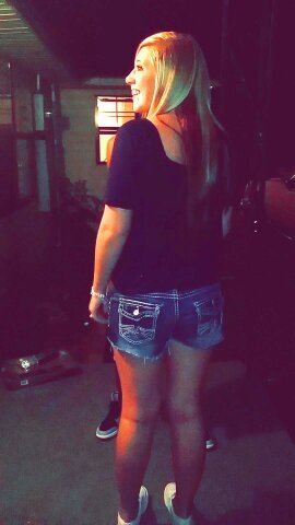 trinabooo69's profile picture. 