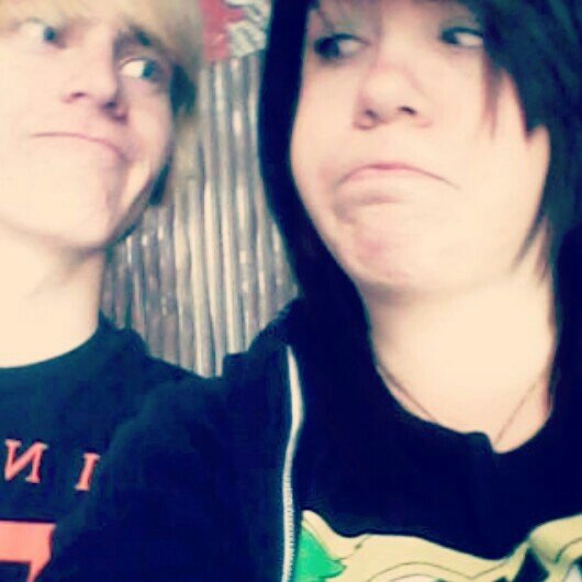 reagylove024's profile picture. ♥~We accept the love we think we deserve.~    ~ Green Day• Elton John• Bob Marley• Sublime ~ ♥ I love you all. or hate you who knows who cares? Him ♥