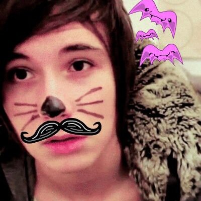 raeisnotonfire's profile picture. † * ~ sleepy thoughts, seeing us as astronauts ~ * † | i live for youtubers and tea ✌
