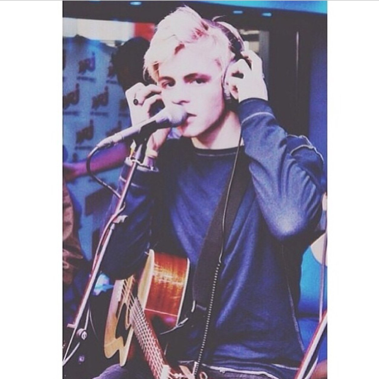 Younger brother of Jeff Sterling. I also sing too. I love dancing. Currently a junior at Dalton Academy. Single. Bi.