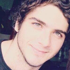 Estudiante, deportista, modelo. Acabo de cumplir 18 años.
