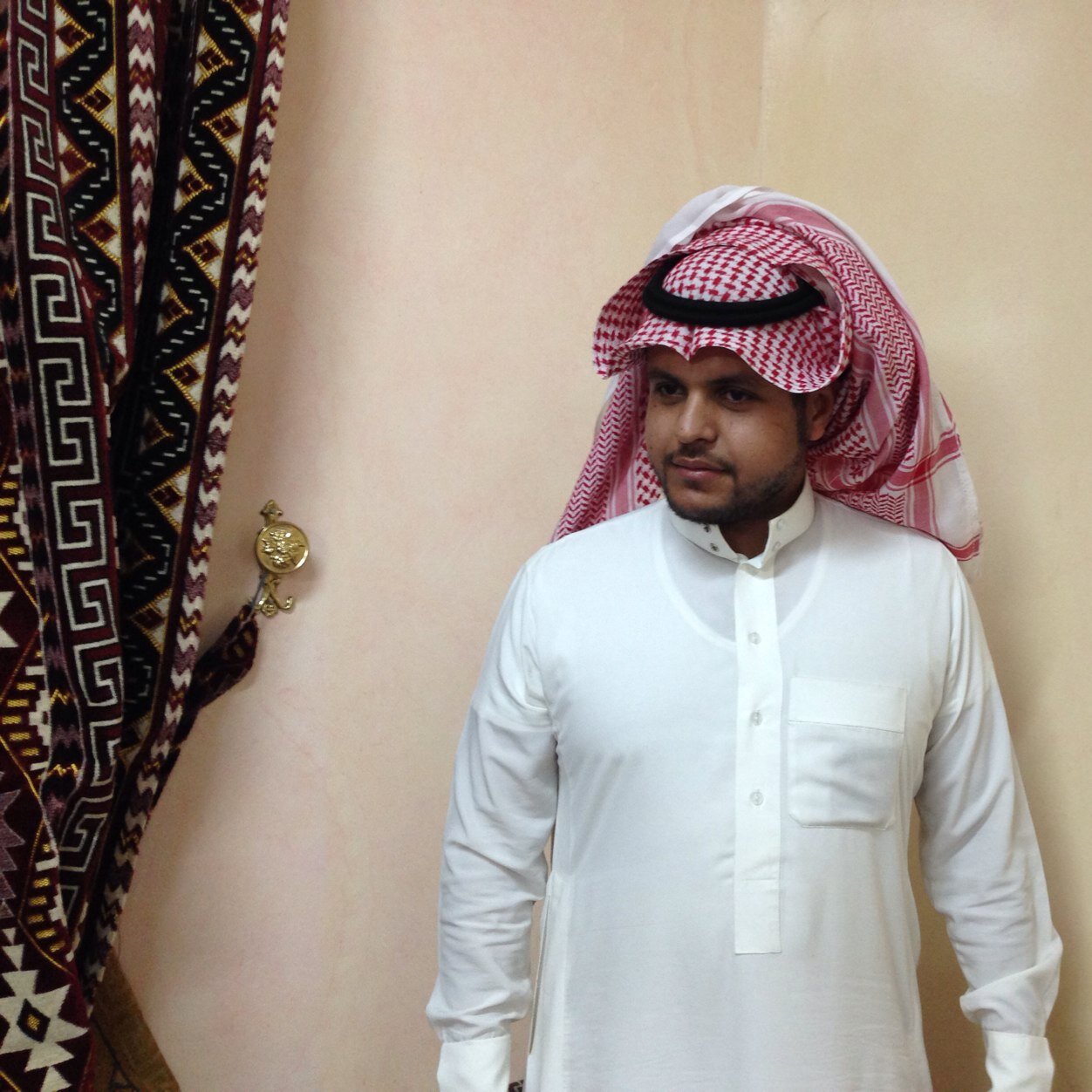 26D376CAالشخص الذي يُحِبُك لن يُقارِنَكَ بـ الآخرين لأنكَ ببساطةٍ أجمَلُ البشر في نظرهہ