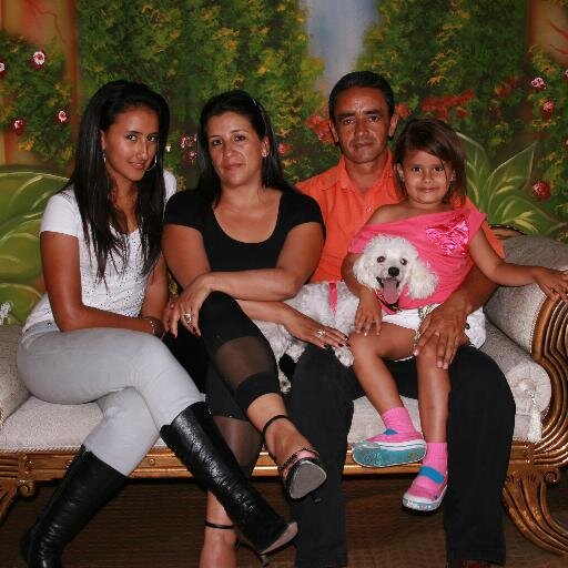 Gerente Administrativa del portal CASANARE HOY y SHAOMA VARIEDADES. Ex Gerente de Caracol Radio y Violeta Stereo.