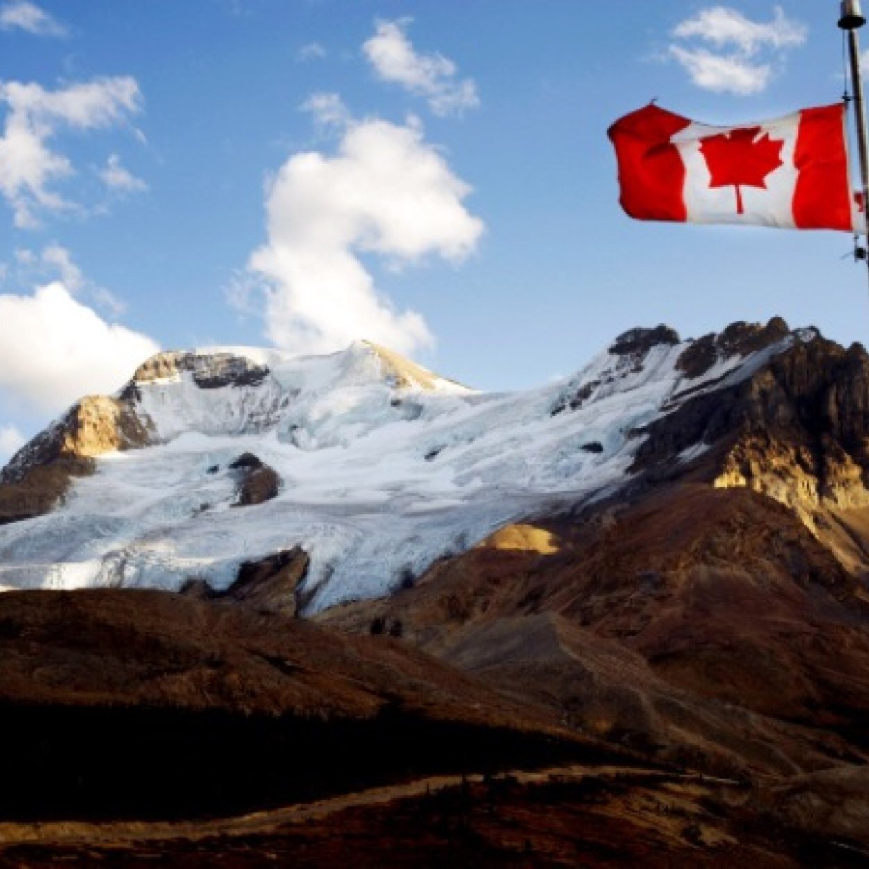 If your a proud Canadian follow us!!