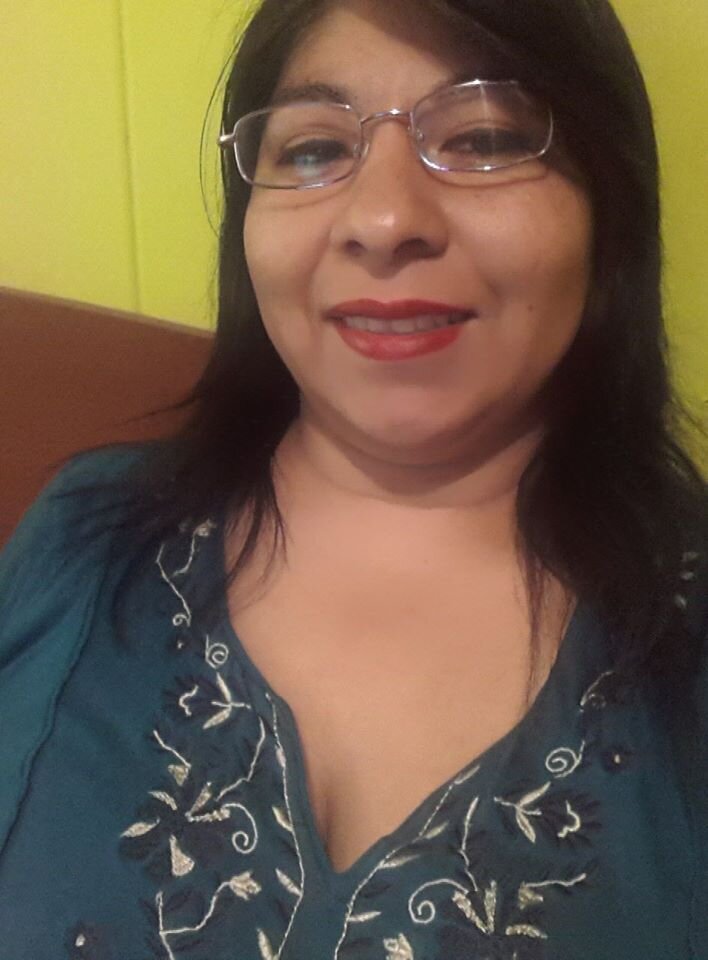 Soy loca, celosa, histérica, bipolar, me encariño rápido, olvido lento, me rió de nada y lo mas importante es que soy una en un millón.
