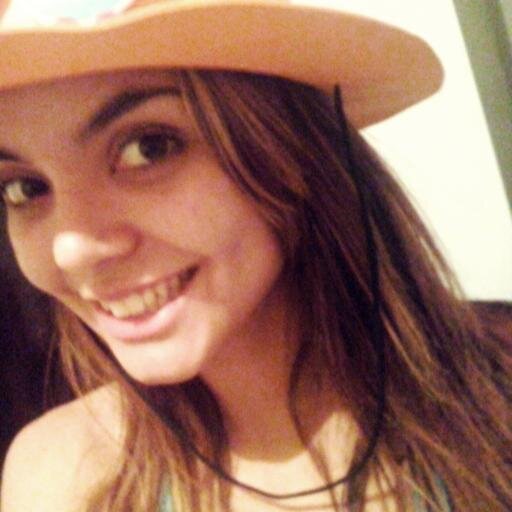 Rosariana apaixonada por musica *---* cruzeiro sempre minha paixão... chata, ciumenta e amo desenhar
