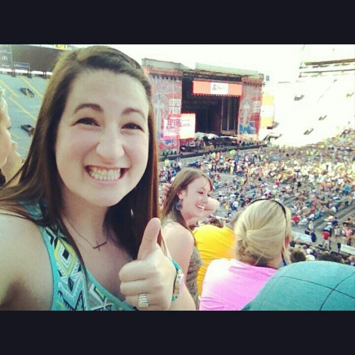 niall_1Dlovin's profile picture. tryin to make it far... without really tryin.