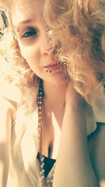 Leeeizabeth's profile picture. #ExpectTheUnExpected & #HopeForTheBest. Follow To Be Followed. Tweet To Be Known. Right? Now Follow Me. ;D