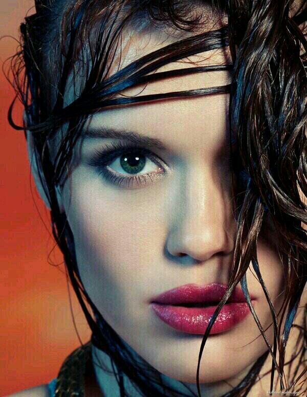 WaillingLydia's profile picture. People get scars that never heal. Don't think of them as something that makes you weak. Think of them as something that shows how brave you are to overcome it.