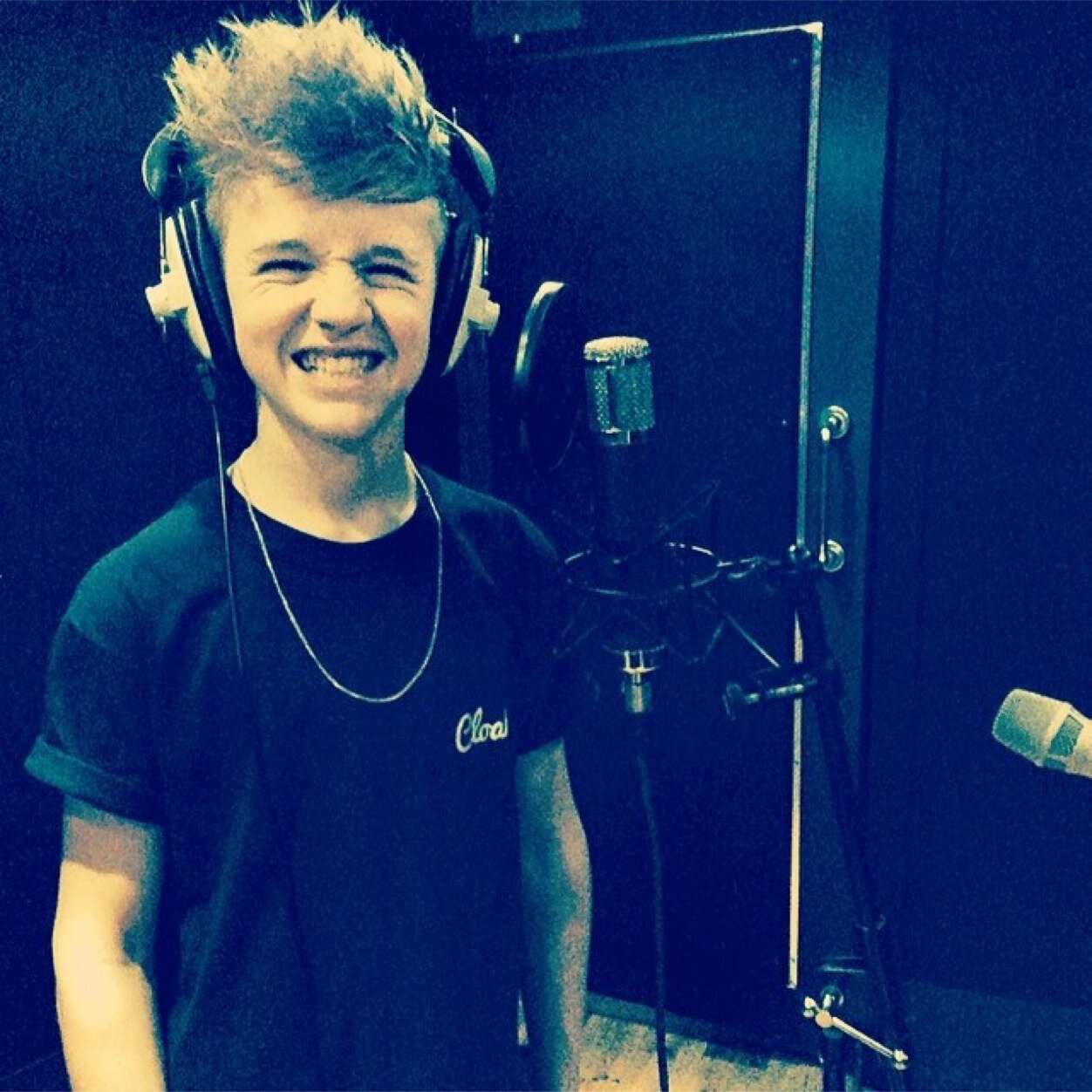 b a i l e y m c c o n n e l l is our life
sam little followed -26/5/14