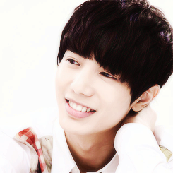 Born as 김영준, but you may know me as ㅤㅤㅤㅤㅤㅤㅤㅤㅤㅤㅤㅤㅤㅤ 김시후．ㅤBaby-faced actor born in January 02, ㅤㅤㅤㅤㅤㅤㅤㅤㅤㅤㅤㅤㅤㅤㅤ1988．