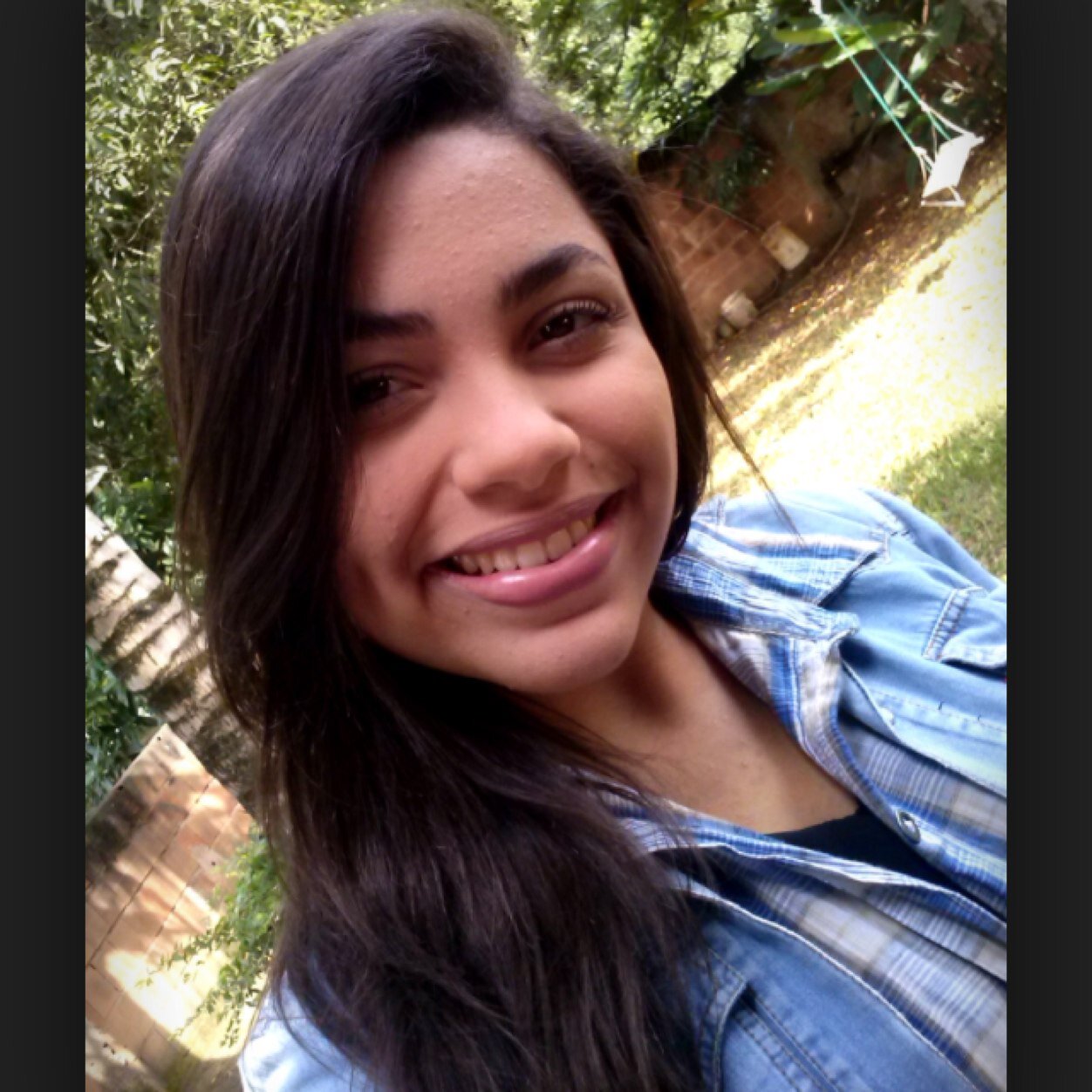 Sou muito mais forte do que aparento ser. Programei meu coração para não sofrer por pessoas ou questões idiotas.