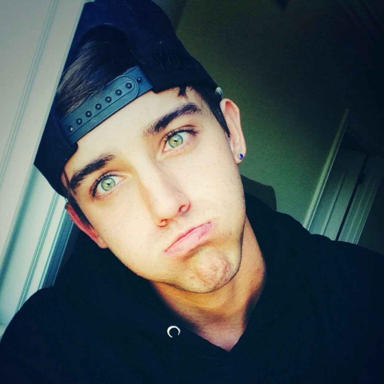 go fav this tweet if i scared you ;)