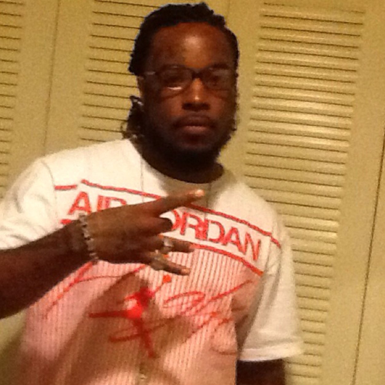 Make da Money!!!! Money never make da man!!! A man never break his word!!! A man a never take da stand!!!!