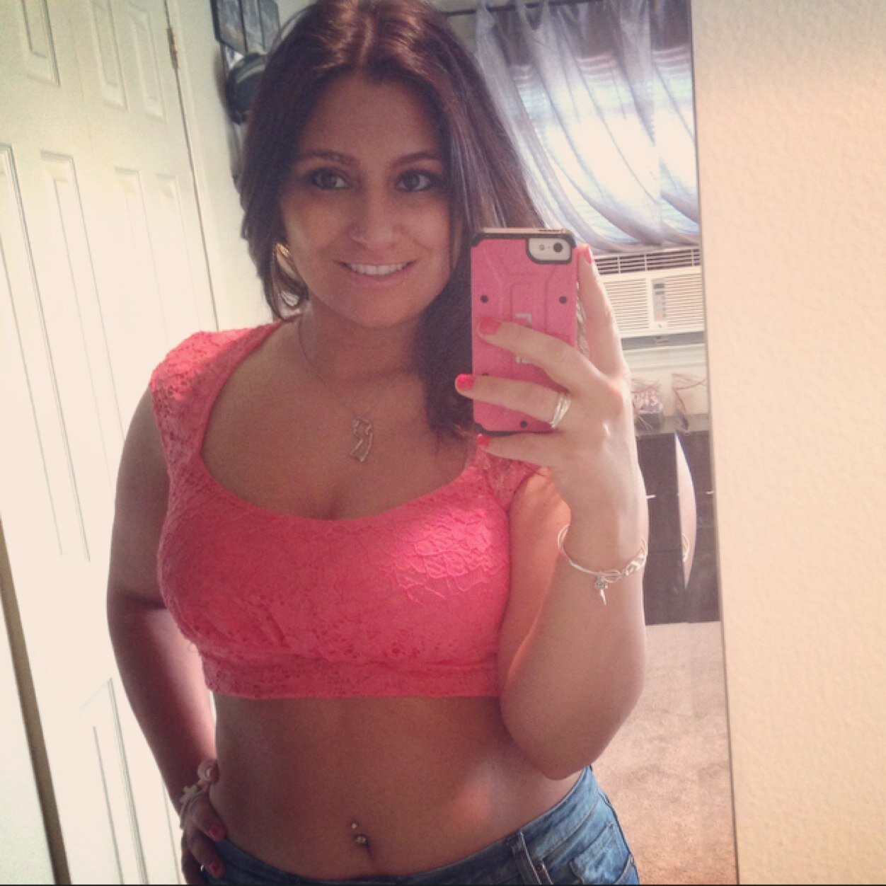 Jameski_luv's profile picture. Adventurous...
Misunderstood aint gotta be explained but you dont understand me so let me explain. Lil Wayne