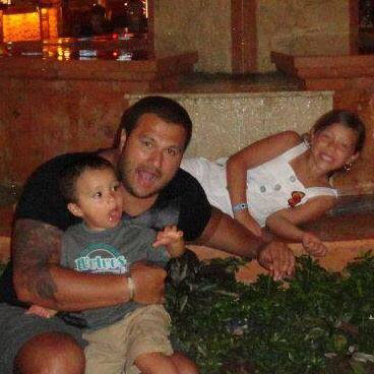 wil9277's profile picture. Amante de la fotografia, los deportes, la politica, jugar en pc y el cine. amo mi pais, tengo una familia hermosa, un gran trabajo y salud para disfrutar:)