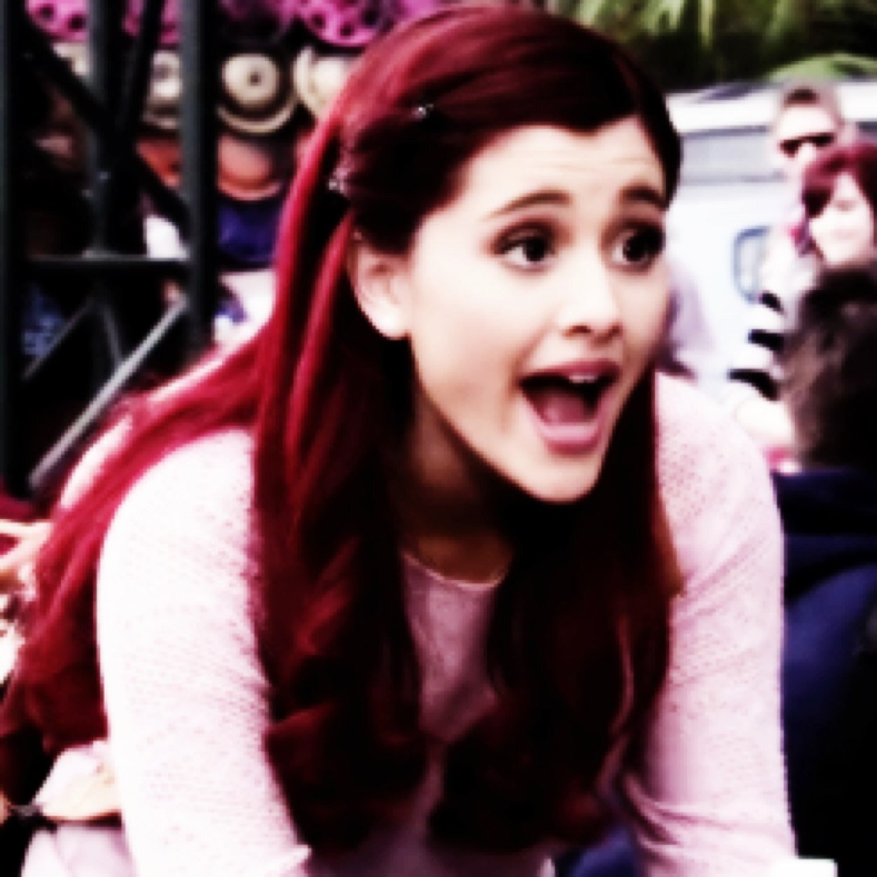 Hi! Im Cat and I go to Hollywood Arts. {rp}