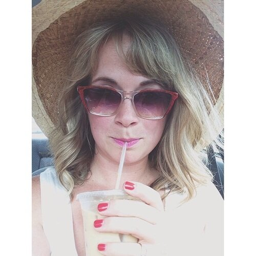 wife to the best man, mama of three, lover of coffee and mexican food.
