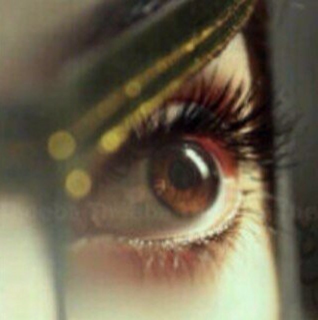 فاتنه متغطرسه ترفه خجوله ناعمه متعلّمه ذربه أنيقه  
معلمة اجيال ...❤