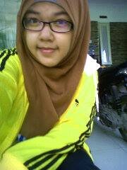 saya bukan org yg sempurna, dan selalu menjadikan Al-Quran dan Hadist sebagai dasar hidup dan berpegang teguh terhadap Islam :) Insya Allah :)