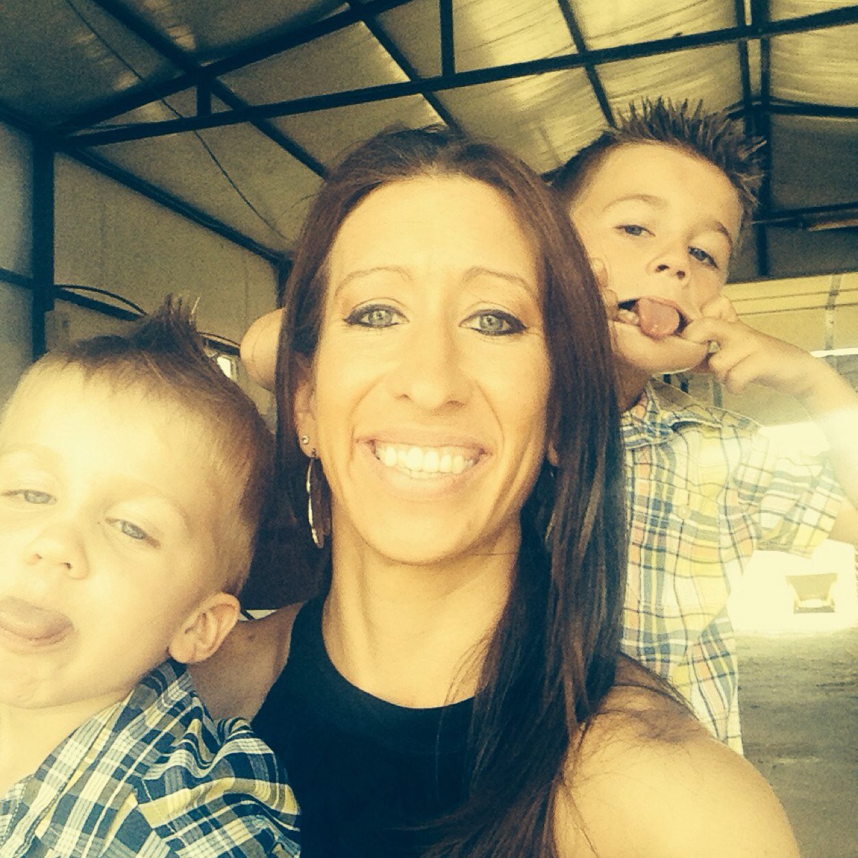 Creative Entrepreneur and founder of Encore Visions http://t.co/0VRV7PJ2Ix; Livestock Youth Advocate. Boy Mom. Lover of Risk.