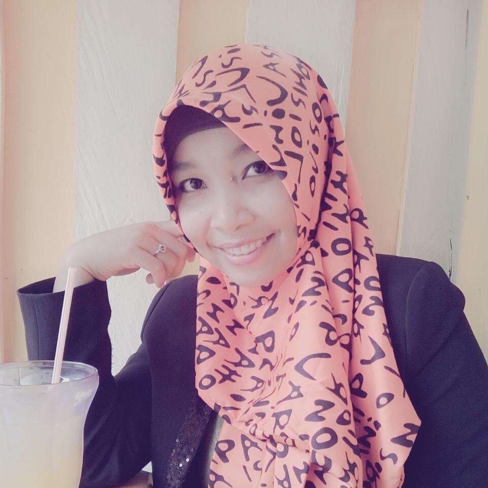 seorangibu,bidan desa sekaligus Senior Manager oriflame, dengan bonus 4-7jt/bln invite PIN 521d7299