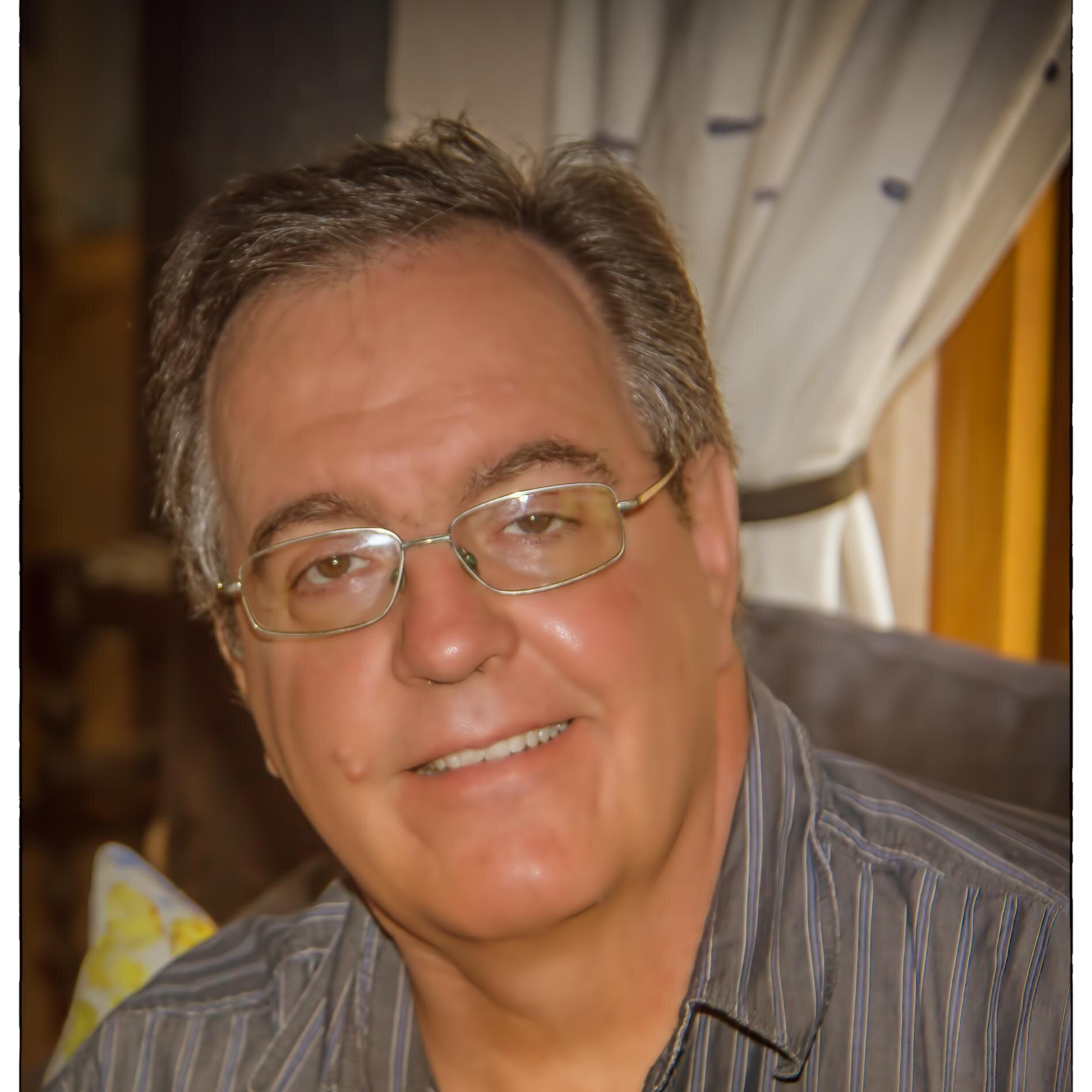 Broadband Policy and Provincial/Metro/Municipal broadband network expert. BMI-T is SA foremost ICT advisory consultancy company
