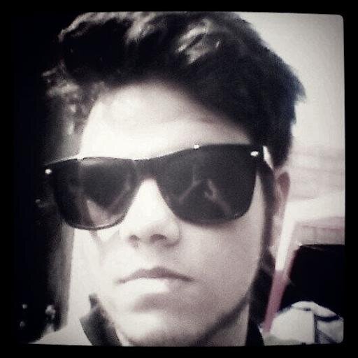 Músico. 




 SOY @TelloManosalva