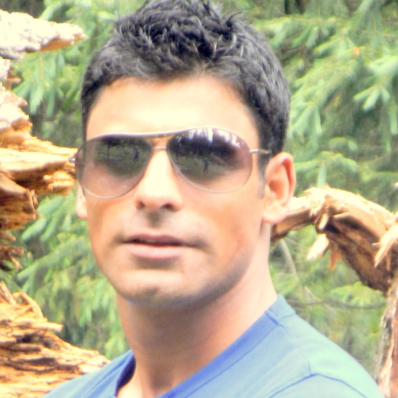 Talent Strategist #TalentSourcer/Recruiter, AIRS Certified, LinkedIn Data Miner, Internet Researcher, Snowboard enthusiast and a Fitness Freak