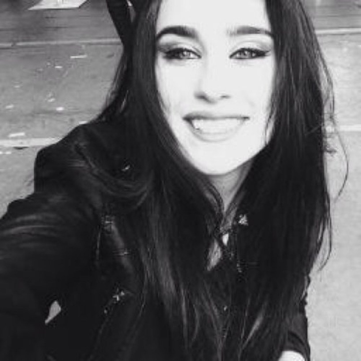 camilapuccino's profile picture. ☮