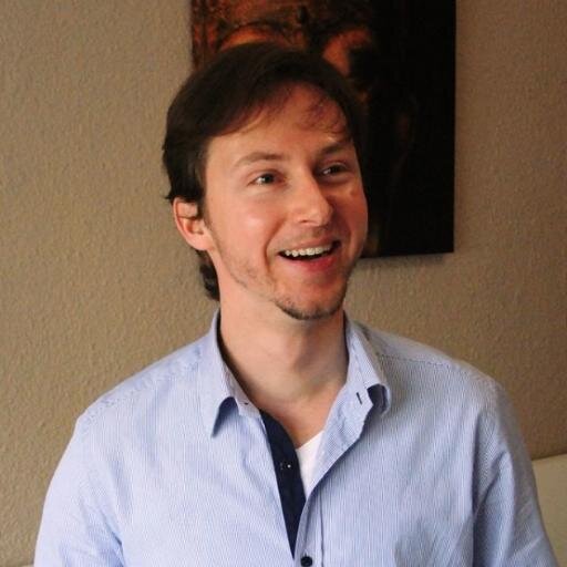 Lector de Registros Akáshicos, canalizador de información y energía sanadora para individuos, grupos y organizaciones que quieren elevar su nivel de conciencia