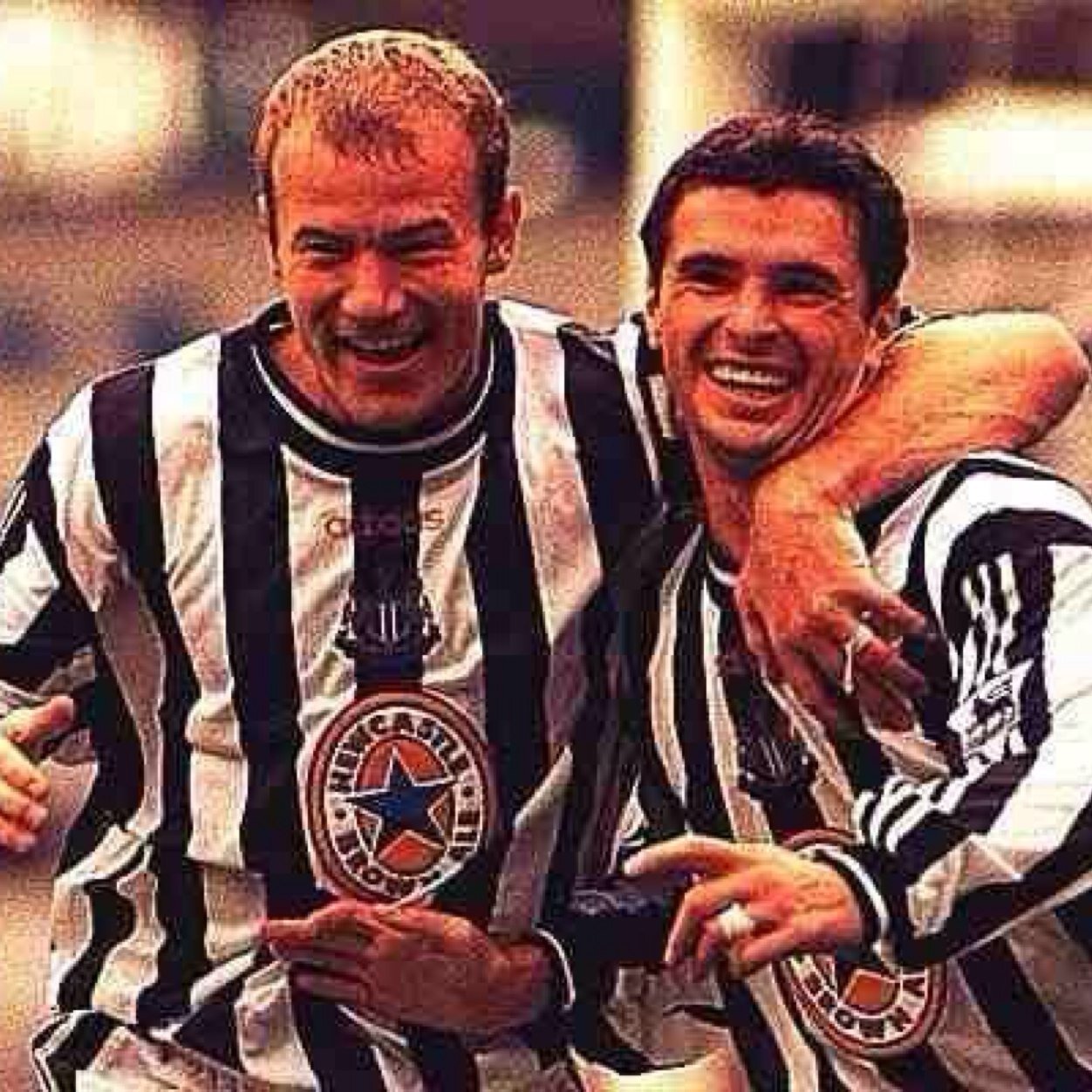 LOVES NEWCASTLE UNITED
