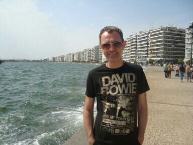 Father. Husband. News reporter. Music lover.