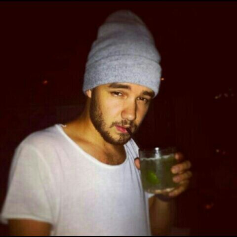 follow @insert_fandom she gave you this follow