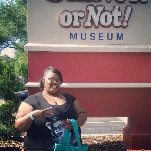 Live, Laugh, Love! #YOLO add me on Facebook @Yvette therealgemin Hart ♥♥ duces!!!!!