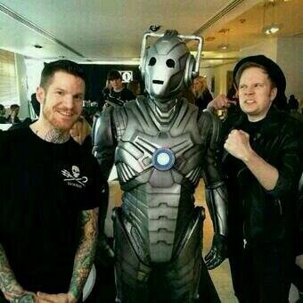 TWareinvicible's profile picture. Teenage girl, in love with Youtubers, Bands, TV shows and the Jackass crew! I support Gay Rights! I have a slight social life...Jalex, Kellic and Malec okay!